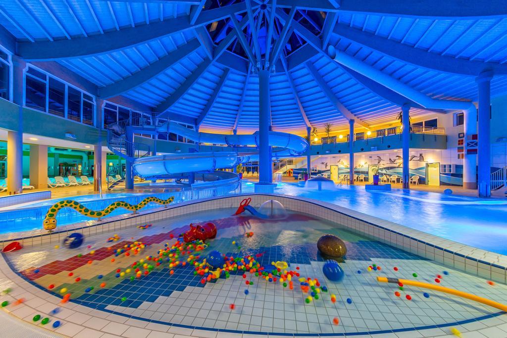 Ferienresidenz Mueritzpark Hotell Röbel Exteriör bild