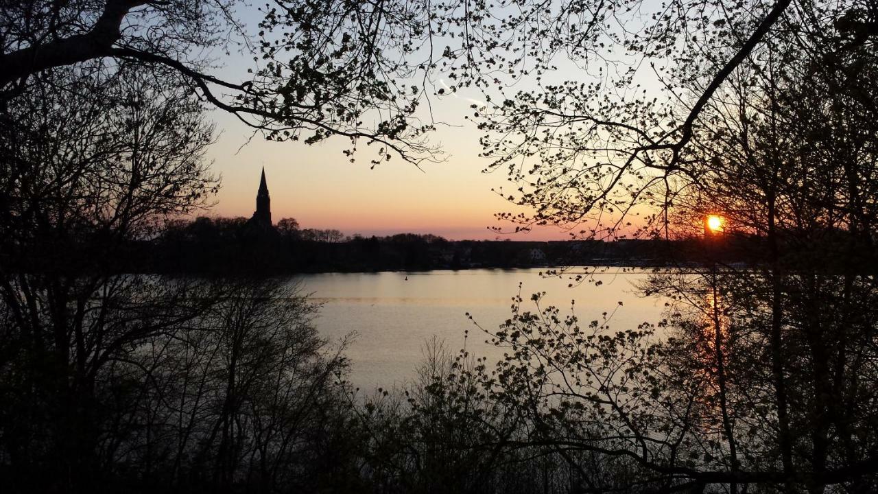 Ferienresidenz Mueritzpark Hotell Röbel Exteriör bild